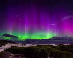 Aurora-Australis-in-Antarctica-omegasnap